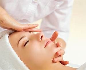 V型牛角瘦面排毒護理V-Shape Horn Slimming and Detoxification Skincare